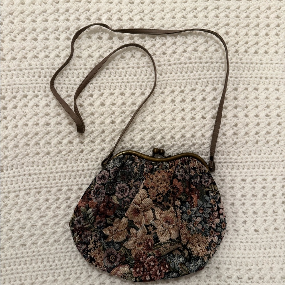 Vintage Floral Tapestry kiss-lock Purse